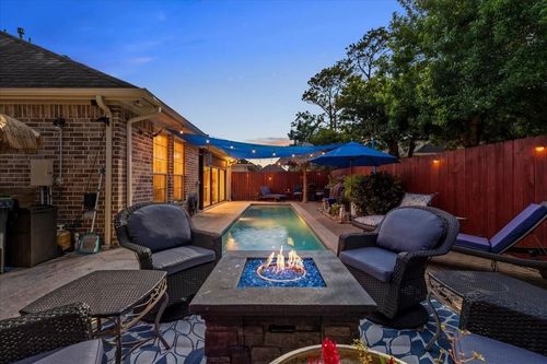 1607 S Primavera Dr, Pearland, TX, 77581-7569 | Card Image