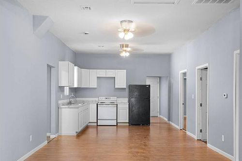 2704 Crawford Ave, Parsons, KS, 67357-2440 | Card Image