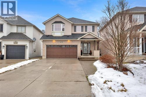 {{alt}} | Card Image