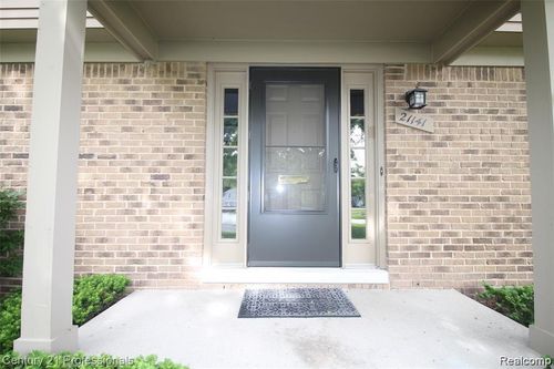 34-21141 E Glen Haven Cir, Northville, MI, 48167-2472 | Card Image