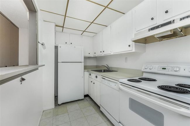 Kitchen | Image 9
