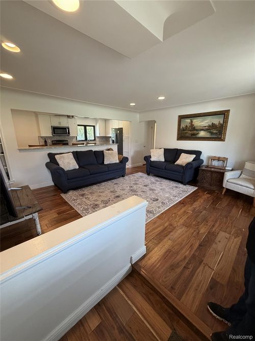 53162 Briar Dr, Shelby Township, MI, 48316-2217 | Card Image