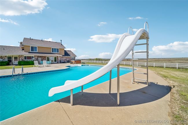 28002 Us 75 Hwy, House other with 4 bedrooms, 4 bathrooms and null parking in Ochelata OK | Image 44