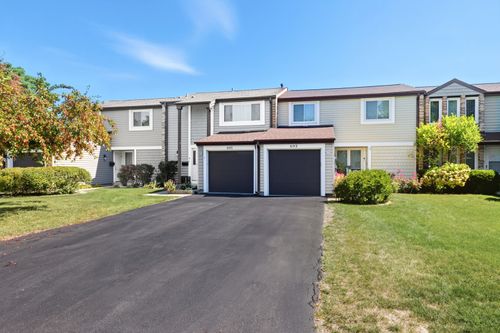 691 Lakeside Circle Dr, Wheeling, IL, 60090-5325 | Card Image