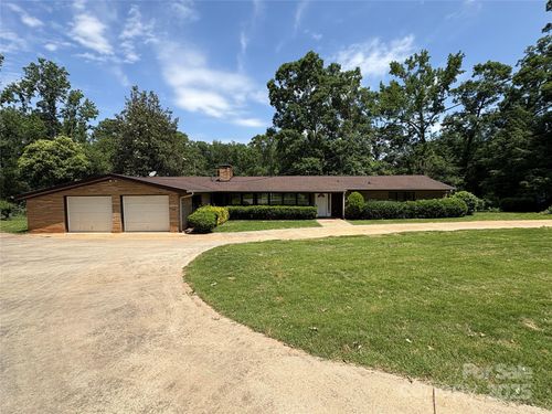 223 W Forest Dr, Greenwood, SC, 29646 | Card Image