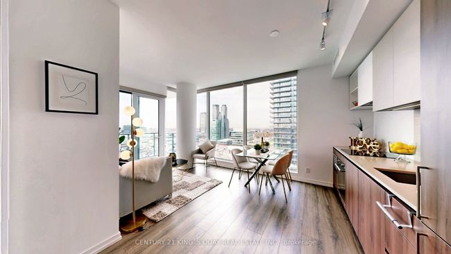 1602 - 7890 Jane St, Condo with 2 bedrooms, 2 bathrooms and 1 parking in Concord ON | Image 7