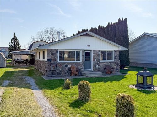 21 Poplar Rd, Port Rowan, ON, N0E1M0 | Card Image