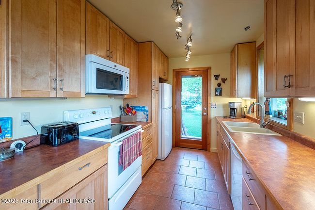 41 Prater Cir, House other with 3 bedrooms, 2 bathrooms and null parking in Star Valley Ranch WY | Image 12