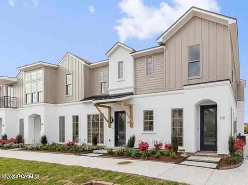 400-905 Broyles St, Youngsville, LA, 70592-5885 | Card Image