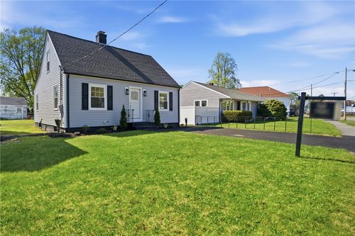 45 Metropolitan Park Dr, Riverside, RI, 02915-2144 | Card Image
