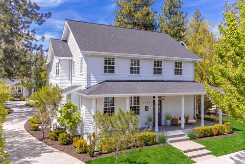 3288 Nw Pee Wee Ct, Bend, OR, 97703-7169 | Card Image