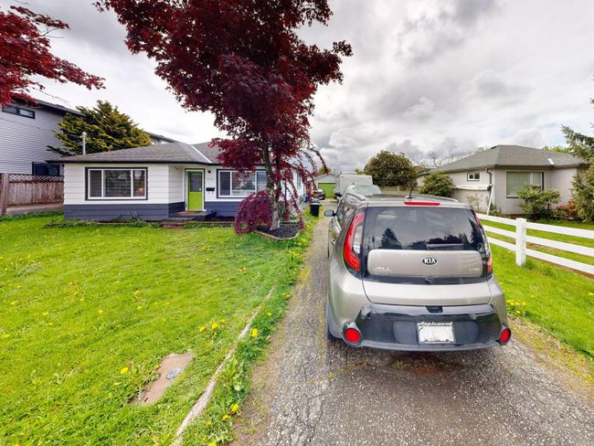 46334 Maple Avenue, House other with 2 bedrooms, 1 bathrooms and 6 parking in Chilliwack BC | Image 2