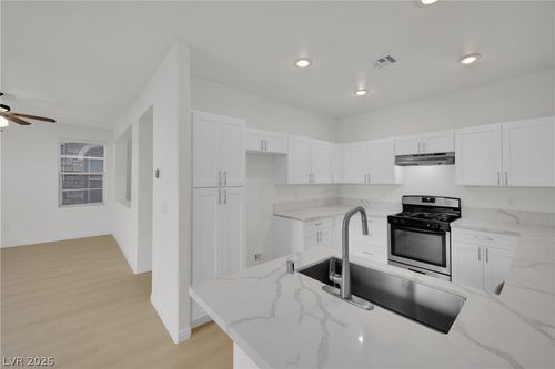 8668 Diamond Sand Ave, Las Vegas, NV, 89178-7562 | Card Image