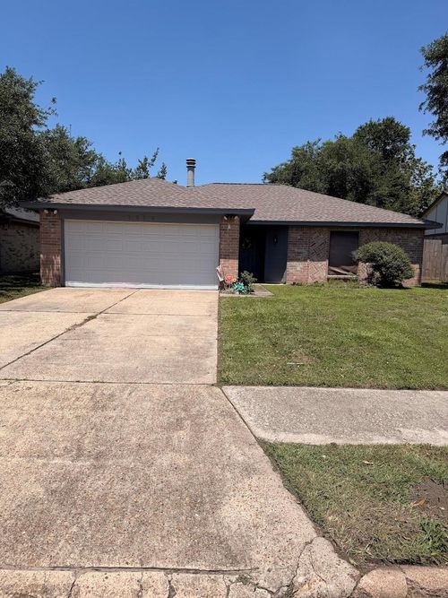 8010 Western Trail Dr, Houston, TX, 77040-2636 | Card Image