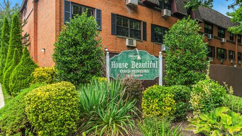 139-220 67th Ave, Oakland Gardens, NY, 11364-2687 | Card Image