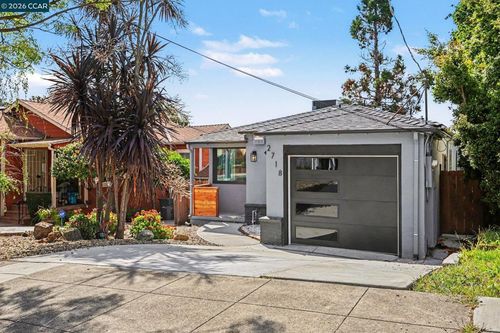 2718 Oliver Ave, Oakland, CA, 94605-4825 | Card Image