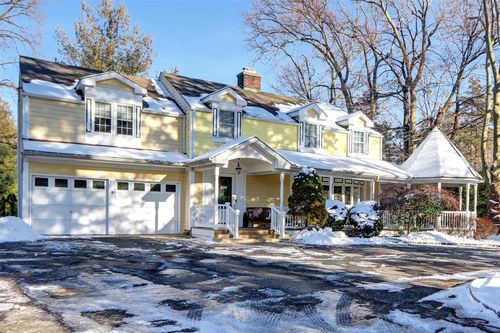 74 Bay Ave, Halesite, NY, 11743-1208 | Card Image