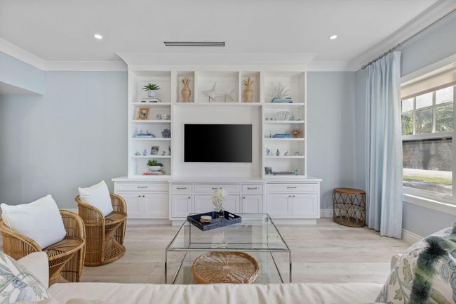 1010 - 311 Cocoanut Row, Condo with 3 bedrooms, 2 bathrooms and null parking in Palm Beach FL | Image 8
