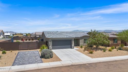 6699 W Hershey Way, Golden Valley, AZ, 86413 | Card Image