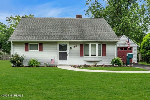 99 Roosevelt Cir E, Red Bank, NJ, 07701-5824 | Card Image