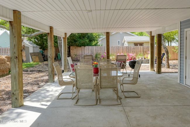 115 Ne 7 Th St, House other with 3 bedrooms, 2 bathrooms and null parking in Oak Island NC | Image 27