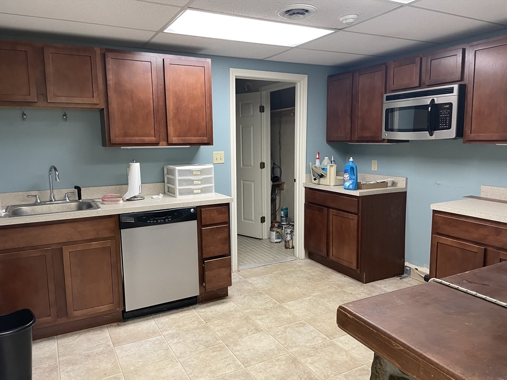 Commercial Lease in Plymouth 3