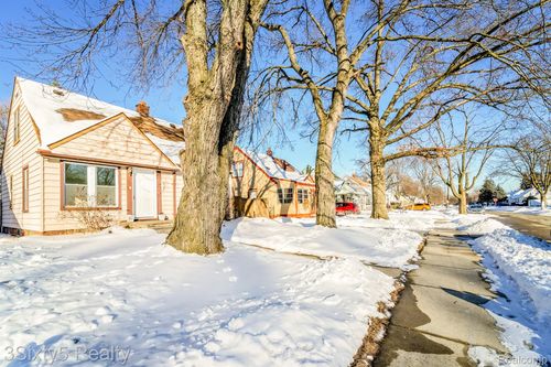 25046 Andover Dr, Dearborn Heights, MI, 48125-1604 | Card Image