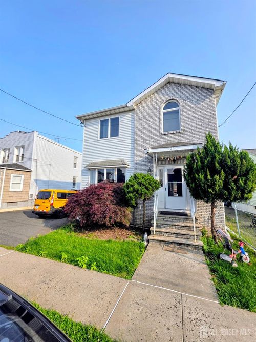 126 Holly St, Port Reading, NJ, 07064-1008 | Card Image