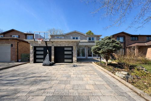 24 Normandy Cres, Richmond Hill, ON, L4C8L8 | Card Image
