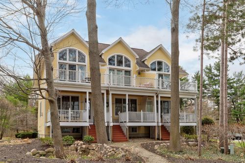 43-10501 Pinecone Trl, South Haven, MI, 49090-2161 | Card Image