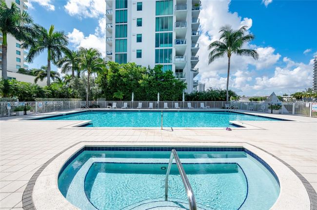 803 - 7928 East Dr, Condo with 2 bedrooms, 2 bathrooms and null parking in North Bay Village FL | Image 53