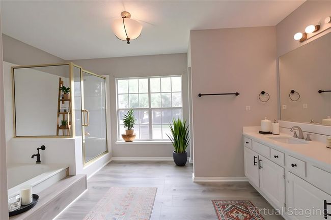 P Bath | Image 13