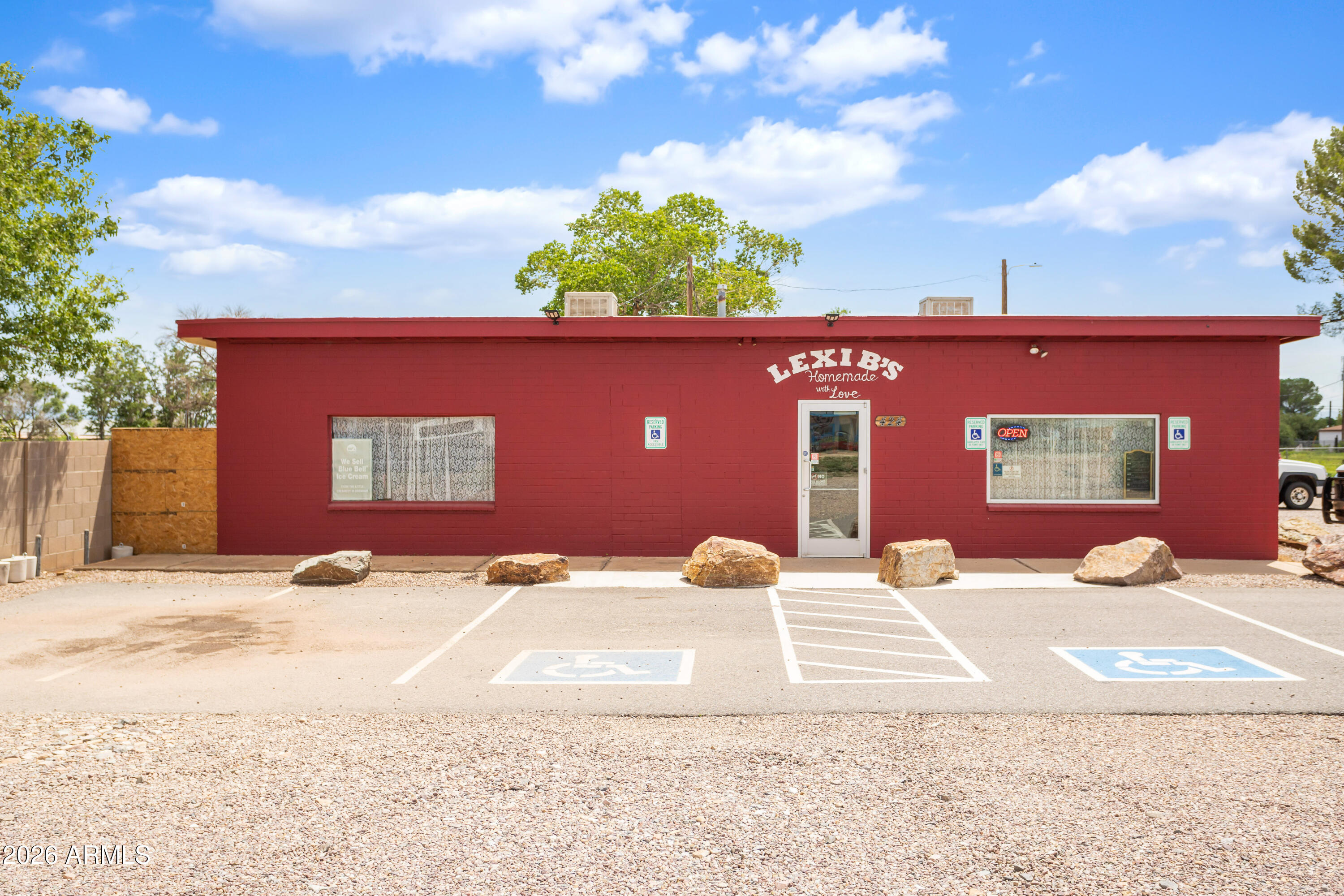 424 N Huachuca Blvd, Huachuca City, AZ 85616