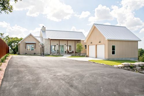 812 N Pleasant Valley Dr, Boerne, TX, 78006-5737 | Card Image