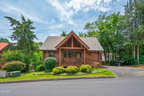 242 Alpine Mountain Way, Pigeon Forge, TN, 37863-7004 | Card Image