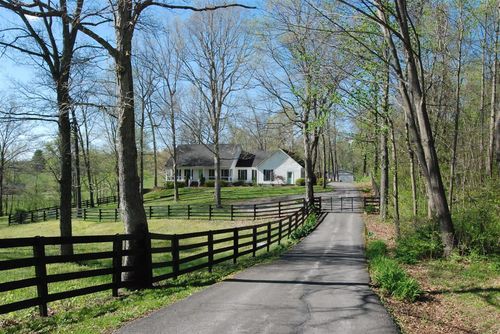 1600 Bays Fork Rd, Bowling Green, KY, 42103-9058 | Card Image