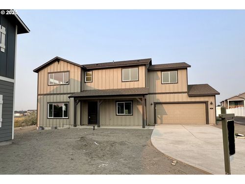 1733 Ne 9th Ct, Hermiston, OR, 97838-2035 | Card Image