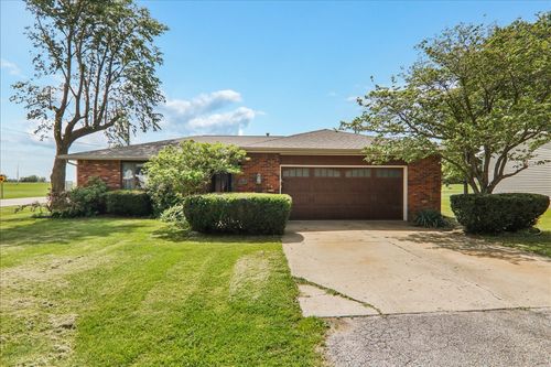 209 N Birch St, Maroa, IL, 61756-9236 | Card Image