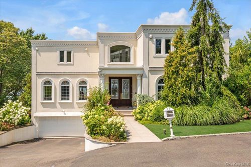 90 Greenleaf Hl, Great Neck, NY, 11023-1834 | Card Image