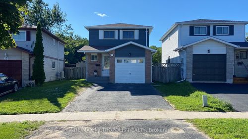 66 Shakespeare Cres, Barrie, ON, L4N6B8 | Card Image