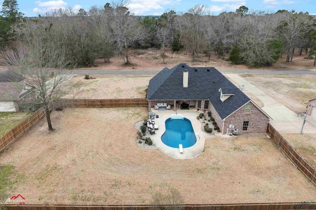200 Beavers Bend Rd, House other with 4 bedrooms, 2 bathrooms and null parking in Marshall TX | Image 4
