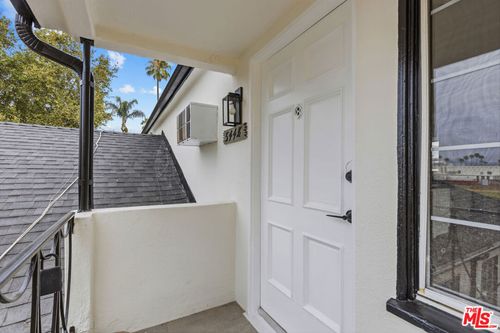 544 1/2 N Genesee Ave, Los Angeles, CA, 90036-1810 | Card Image