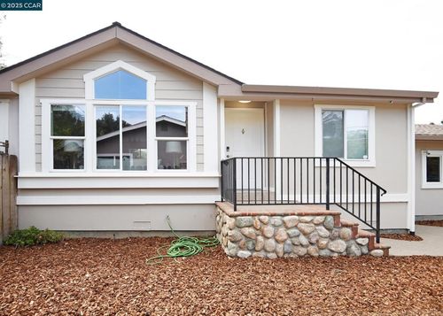 626 E St, Martinez, CA, 94553-3208 | Card Image