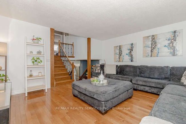 32 Simmons Blvd, House other with 3 bedrooms, 2 bathrooms and 4 parking in Brampton ON | Image 22