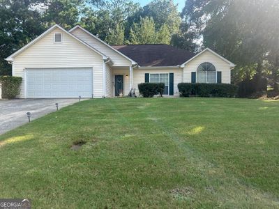 12229 Cypress Way, House other with 3 bedrooms, 3 bathrooms and null parking in Fayetteville GA | Image 2