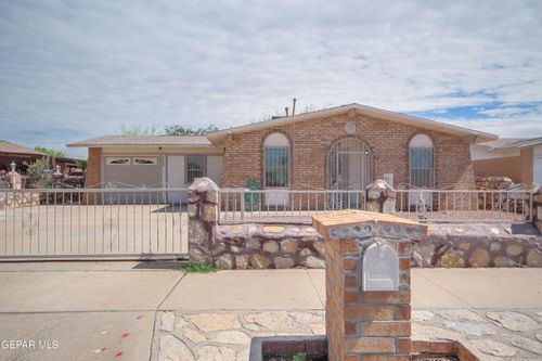 5649 Longview Cir, El Paso, TX, 79924-1318 | Card Image