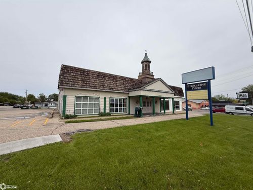 3200 Division St, Burlington, IA, 52601-1650 | Card Image