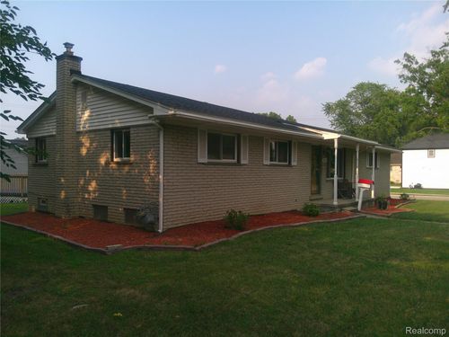 30712 Beechwood St, Garden City, MI, 48135-1906 | Card Image