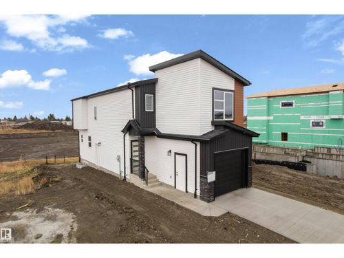 9223 156 Ave Nw, Edmonton, AB, T5Z0S4 | Card Image