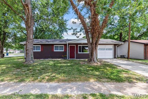 1395 Bluebird Dr, Florissant, MO, 63031-3314 | Card Image